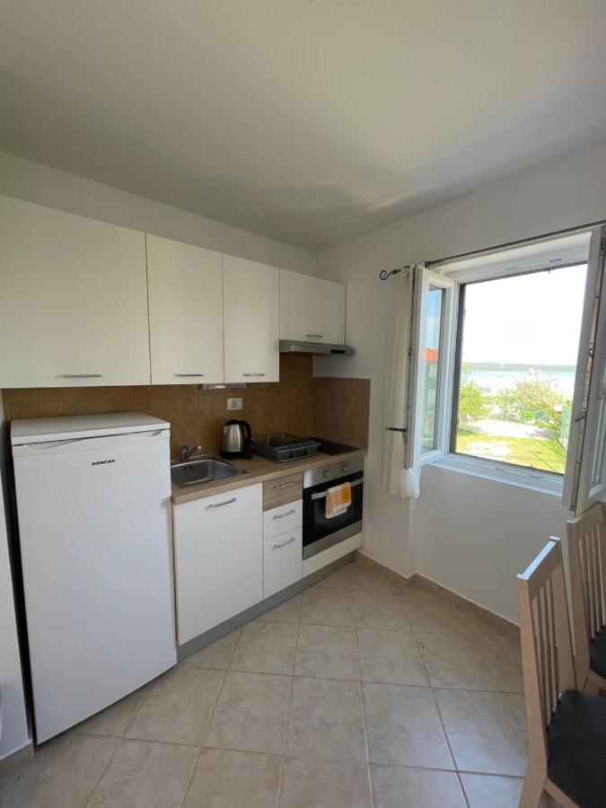 Appartement Oaza à Nerezine Extérieur photo