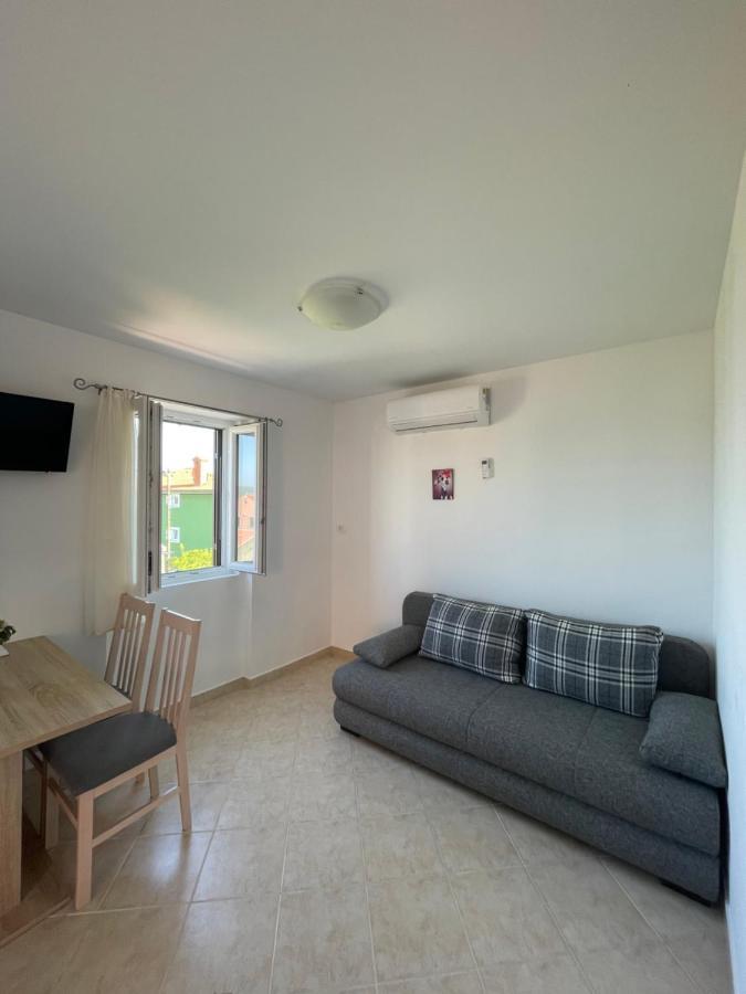 Appartement Oaza à Nerezine Extérieur photo