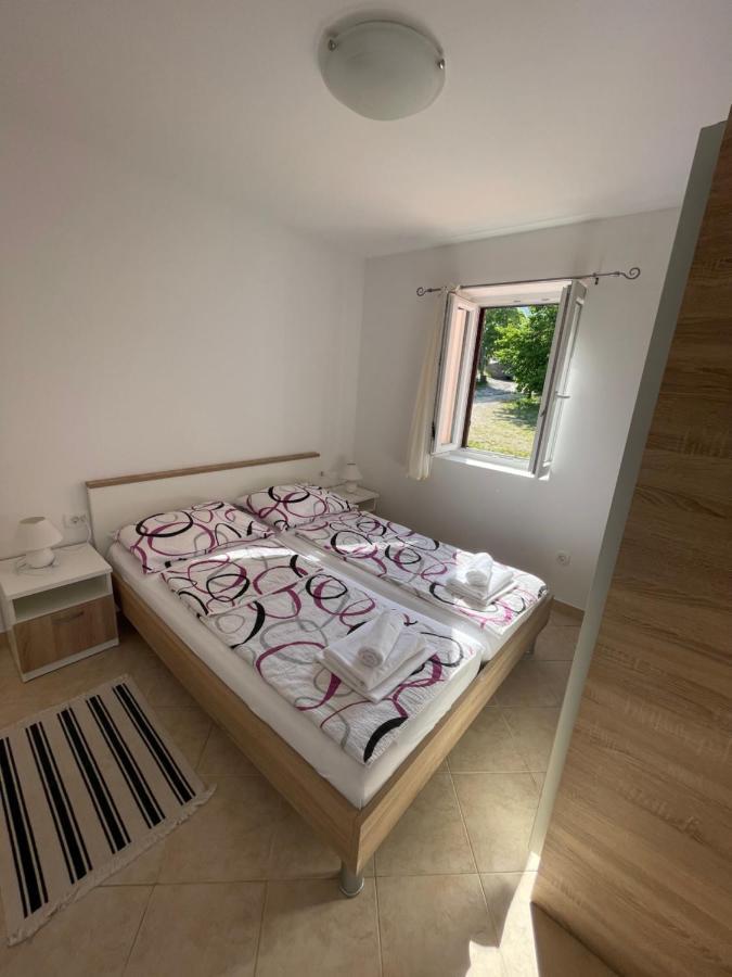 Appartement Oaza à Nerezine Extérieur photo